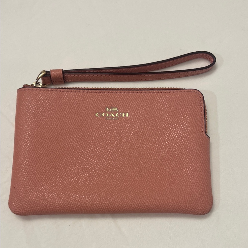 Coach Pebble Leather Wristlet in Dusty Rose Pink